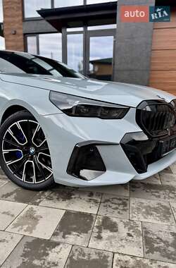 Седан BMW 5 Series 2024 в 