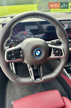 Седан BMW 5 Series 2024 в 