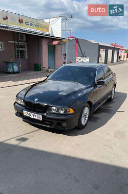 Седан BMW 5 Series 2000 в 