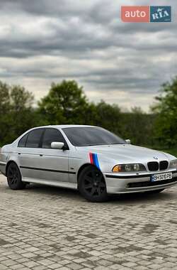 Седан BMW 5 Series 2000 в Запоріжжі