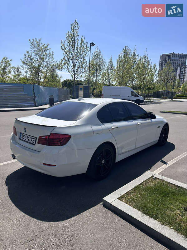 Седан BMW 5 Series 2016 в Дніпрі