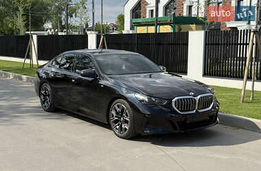 Седан BMW 5 Series 2024 в Киеве