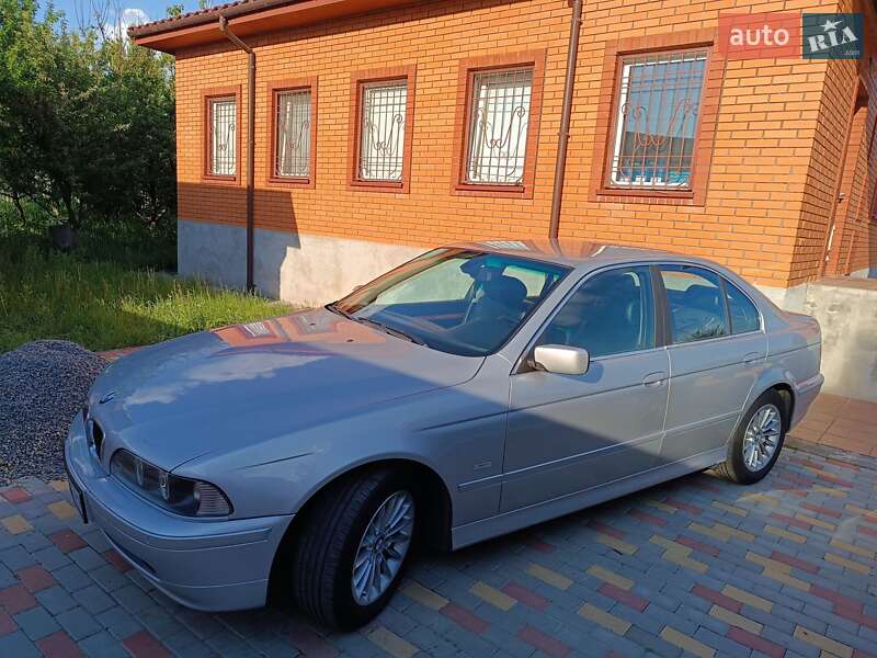Седан BMW 5 Series 2001 в 