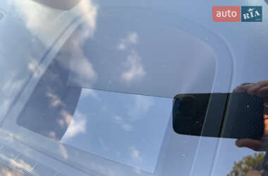 Седан BMW 5 Series 2012 в 
