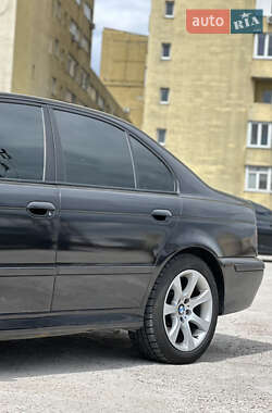 Седан BMW 5 Series 2002 в 