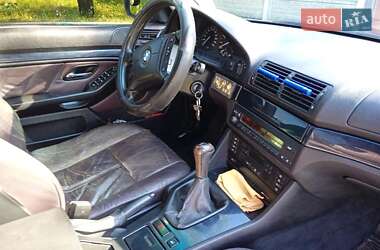 Седан BMW 5 Series 2000 в 