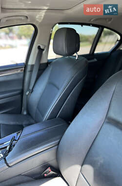 Седан BMW 5 Series 2010 в 