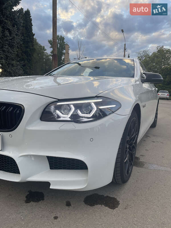 Седан BMW 5 Series 2014 в Ивано-Франковске