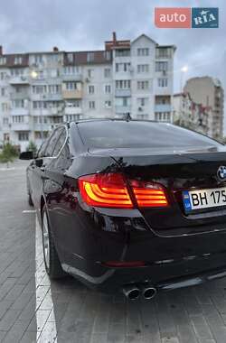 Седан BMW 5 Series 2012 в 
