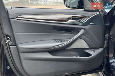 Седан BMW 5 Series 2021 в 