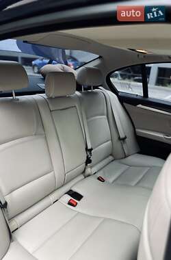 Седан BMW 5 Series 2012 в 