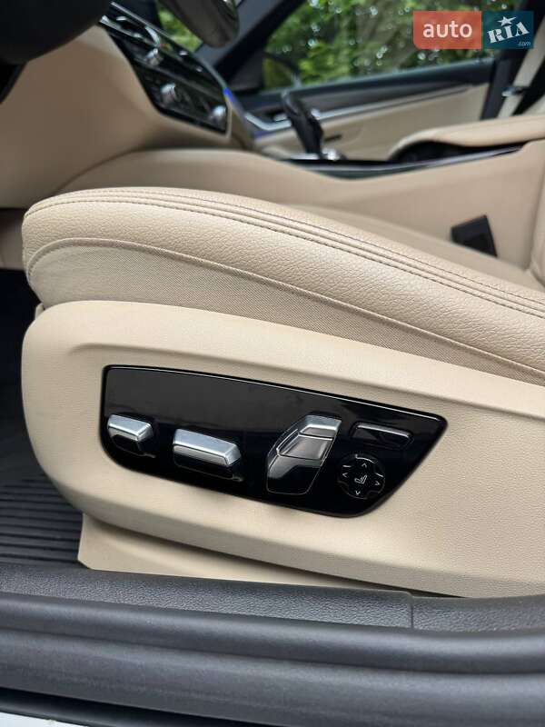 Седан BMW 5 Series 2018 в Хмельницком