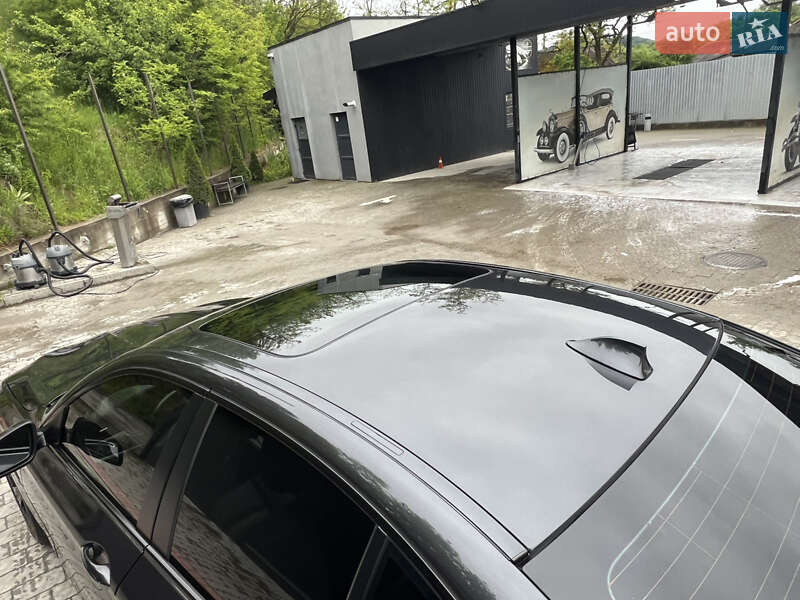 Седан BMW 5 Series 2012 в Львові