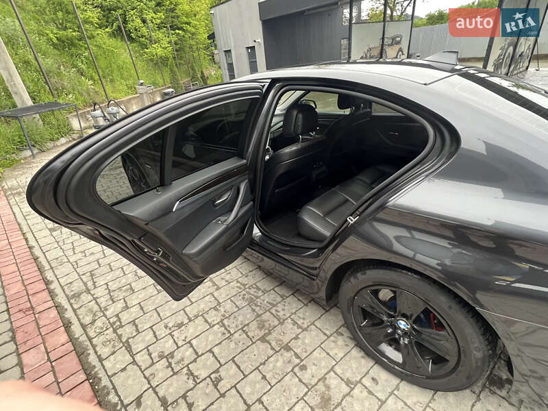 Седан BMW 5 Series 2012 в Львові