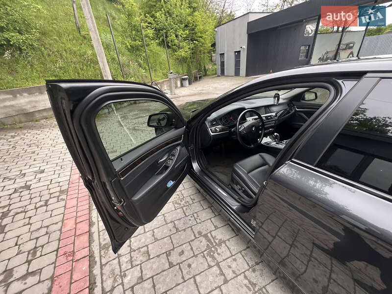 Седан BMW 5 Series 2012 в Львові
