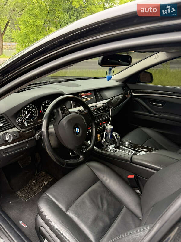 Седан BMW 5 Series 2015 в Новояворівську