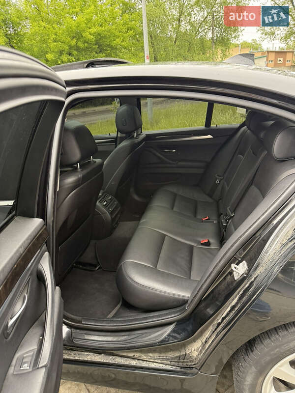 Седан BMW 5 Series 2015 в Новояворівську