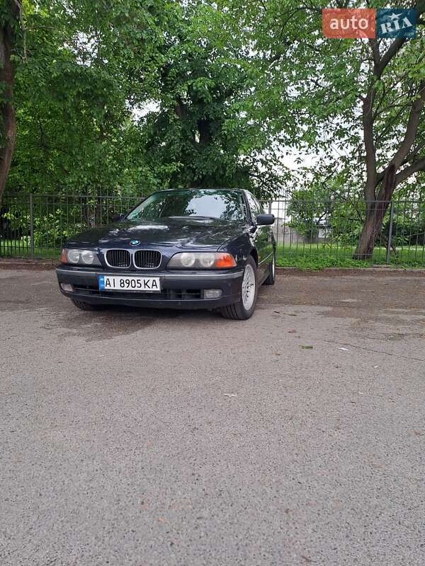 Седан BMW 5 Series 2000 в 