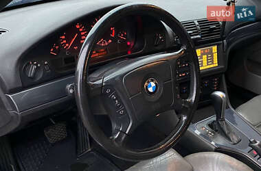 Седан BMW 5 Series 2000 в 