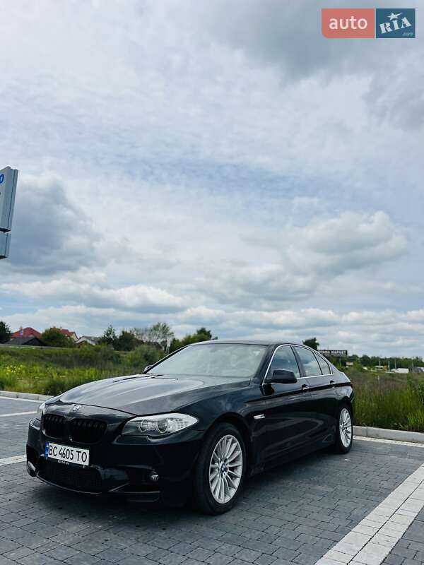 Седан BMW 5 Series 2012 в 