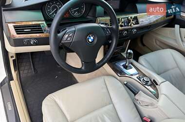 Седан BMW 5 Series 2009 в 
