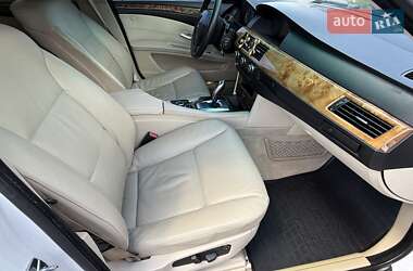 Седан BMW 5 Series 2009 в 
