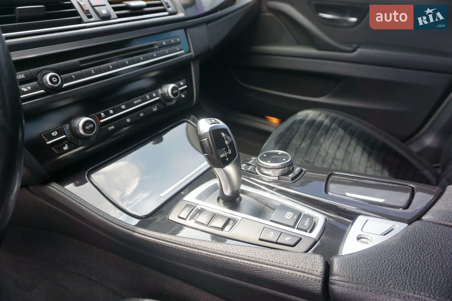 2013 BMW 5er - мініатюра 13