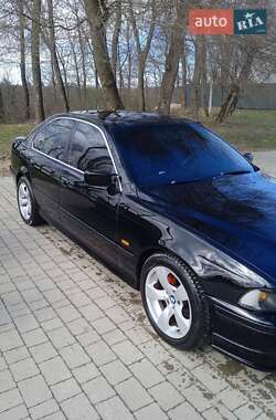 Седан BMW 5 Series 2000 в 