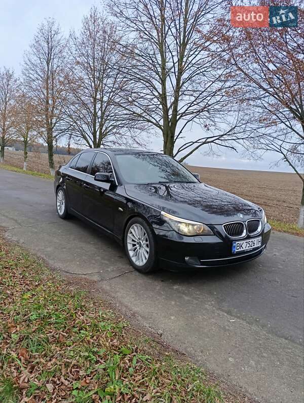 Седан BMW 5 Series 2007 в 