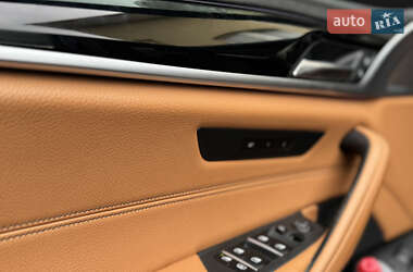 Седан BMW 5 Series 2019 в 