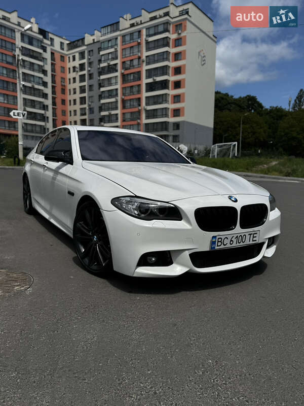 Седан BMW 5 Series 2015 в Львові