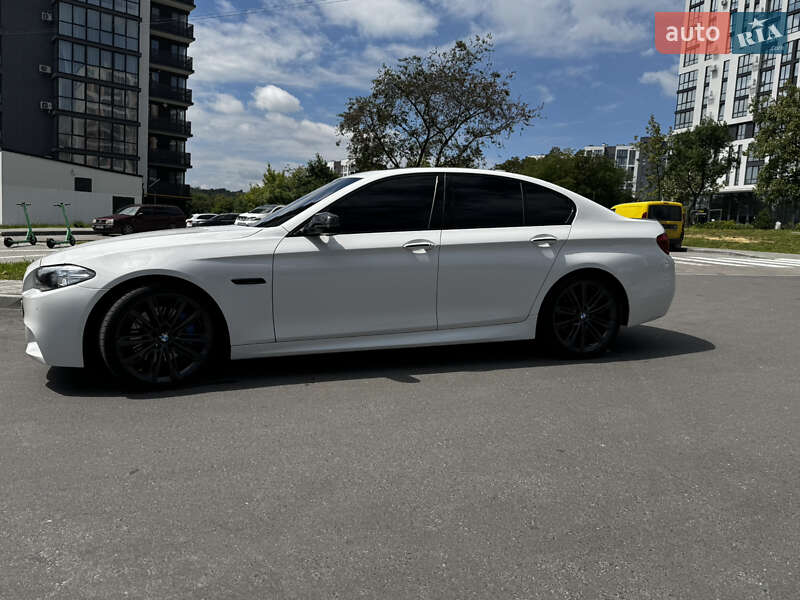 Седан BMW 5 Series 2015 в Львові