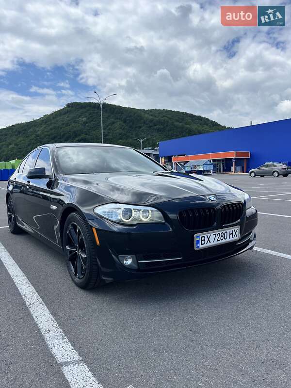 Седан BMW 5 Series 2013 в Мукачево