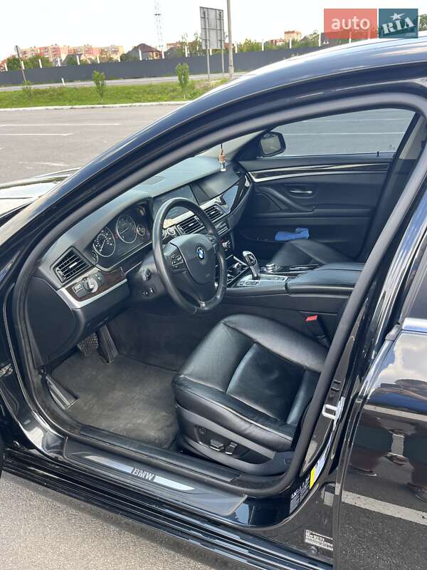 Седан BMW 5 Series 2013 в Мукачево