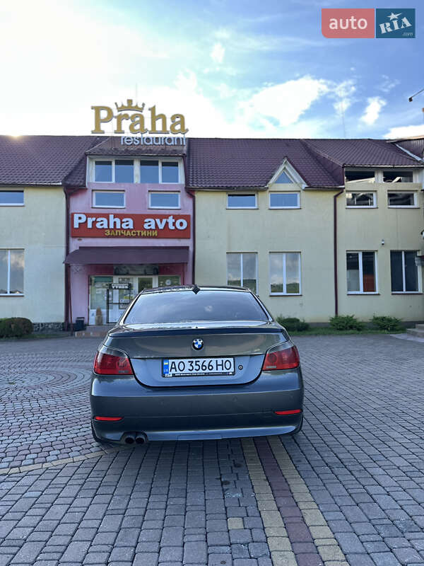 Седан BMW 5 Series 2004 в Іршаві