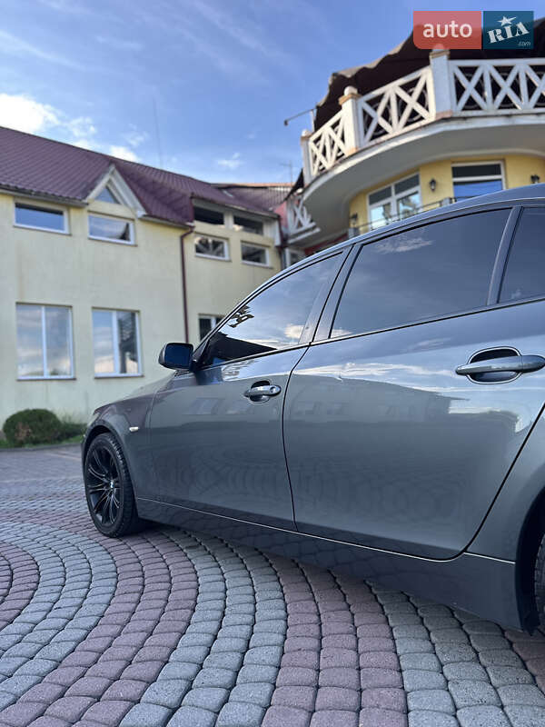 Седан BMW 5 Series 2004 в Іршаві