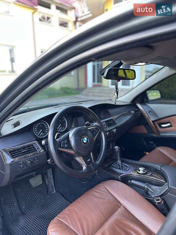 Седан BMW 5 Series 2004 в Іршаві