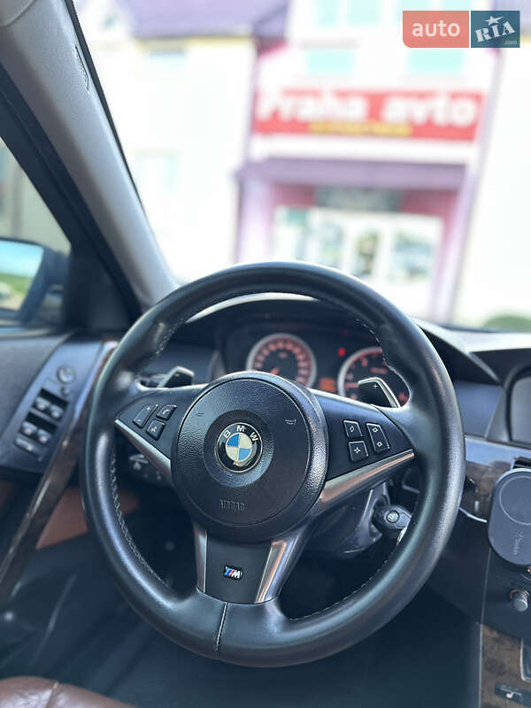 Седан BMW 5 Series 2004 в Іршаві