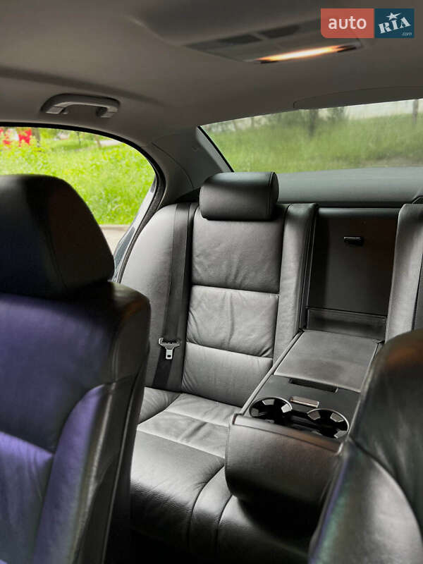 Седан BMW 5 Series 2005 в Львові