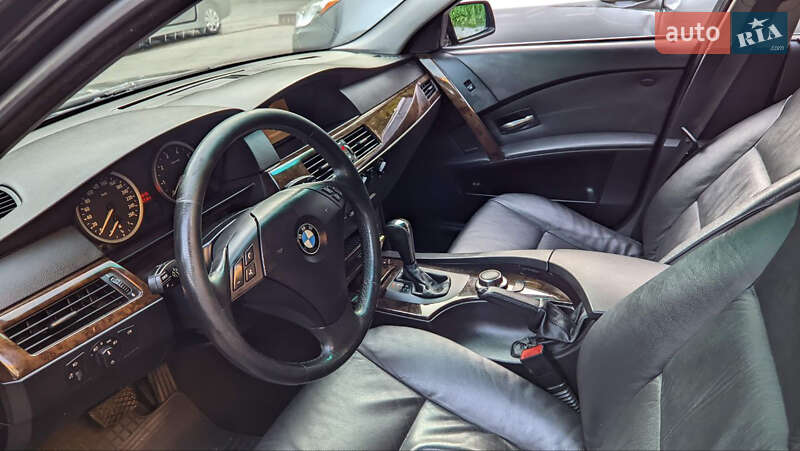 Седан BMW 5 Series 2005 в Львові