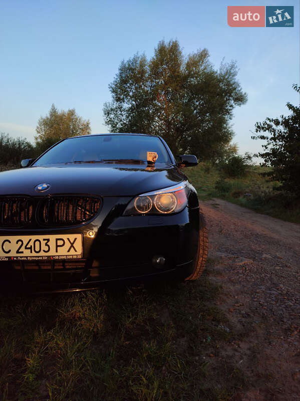 Седан BMW 5 Series 2005 в Львові