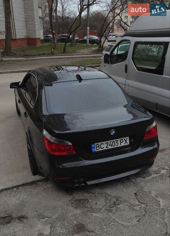 Седан BMW 5 Series 2005 в Львові