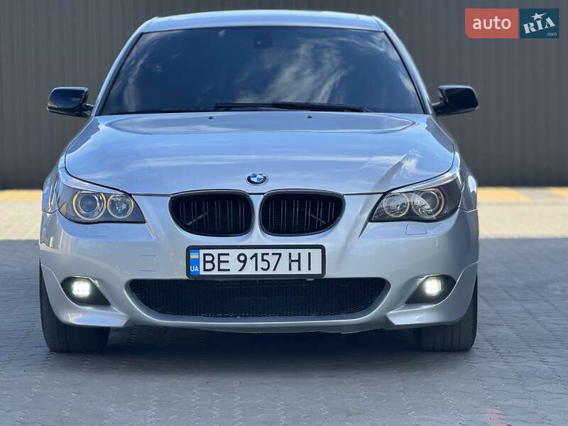 Седан BMW 5 Series 2004 в Жашківу