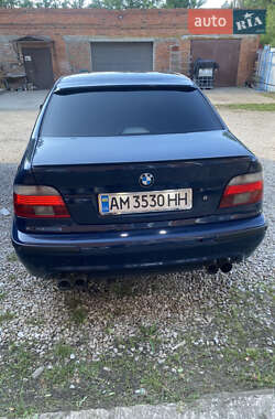 Седан BMW 5 Series 2001 в 