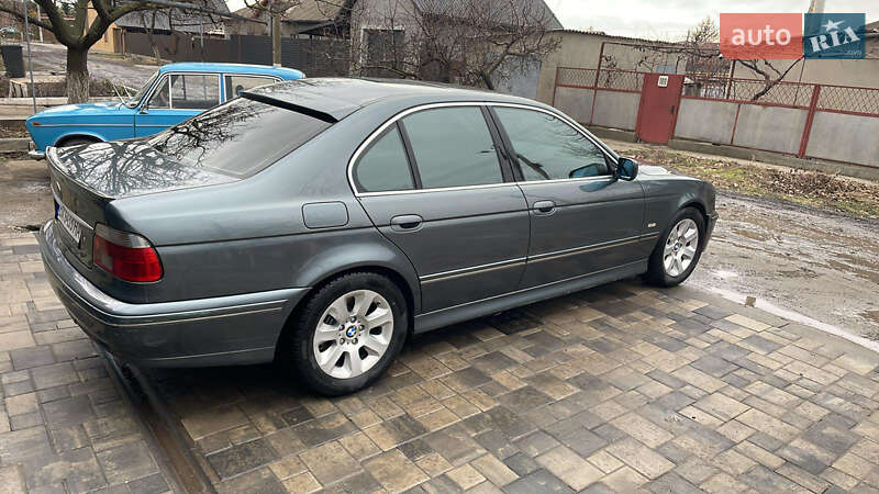 Седан BMW 5 Series 2002 в Измаиле