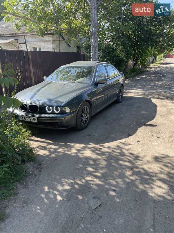 Седан BMW 5 Series 2002 в Измаиле