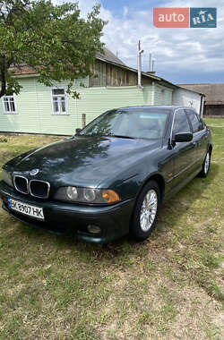 Седан BMW 5 Series 2001 в Березному