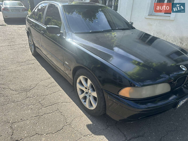 Седан BMW 5 Series 2000 в Черновцах