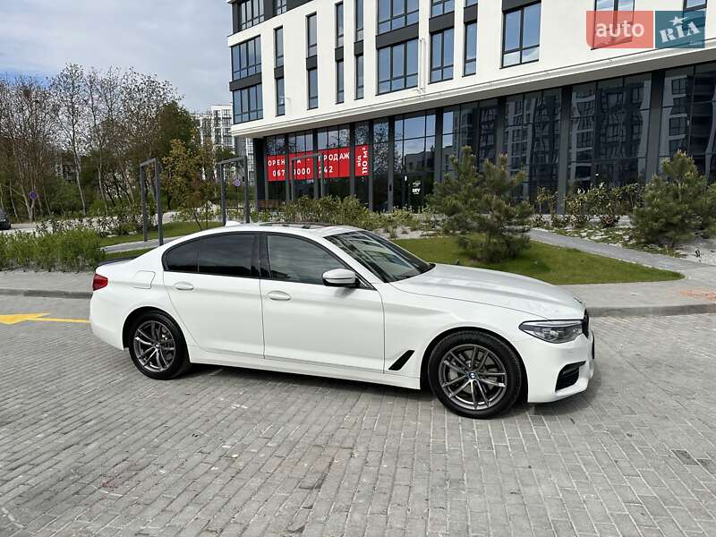 Седан BMW 5 Series 2019 в Львове