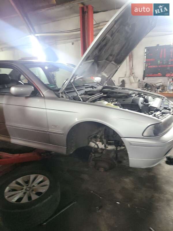 Седан BMW 5 Series 2001 в Буче